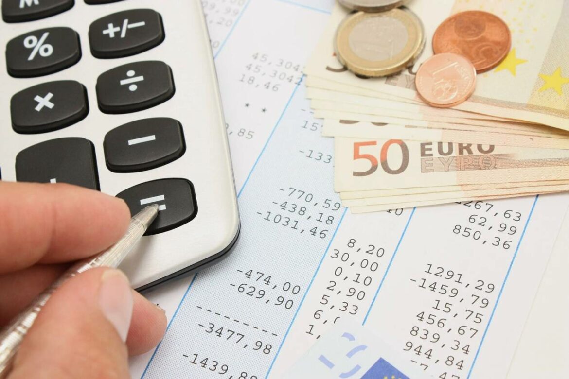 Quel Est Le Salaire De Raymond ? Quel Est Le Salaire De Raymond ?